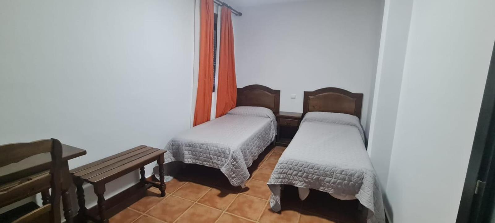 Hostal La Roda Villaluenga Экстерьер фото